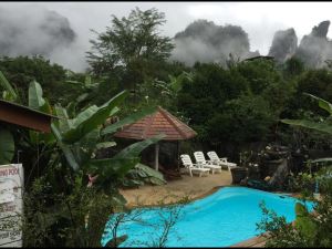 Khao Sok Morning Mist Resort