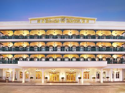 Rocks Hotel