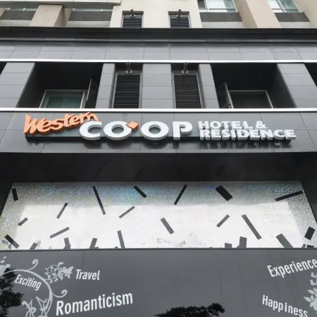 Western Coop Hotel & Residence Dongdaemun Отели рядом с достопримечательностью «Мост Оган»