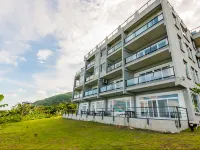 Whitecaps Hostel Hotels near Farglory Ocean Park