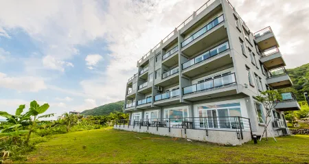 Whitecaps Hostel Отели рядом с достопримечательностью «General Hall»