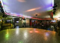 保寧市海灘汽車旅館