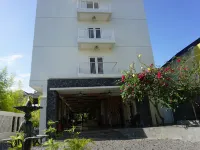 Paragon Hotel Seminyak Hotels near Umalas