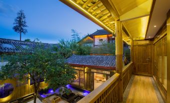 Lijiang Ancient City Yuezhuxuan Light Luxury Holiday Home