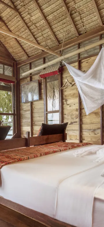 บังกะโลริมชายหาดขนาดใหญ่ที่ปลอดโปร่ง