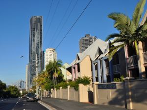 Spring Hill Gardens Apartments