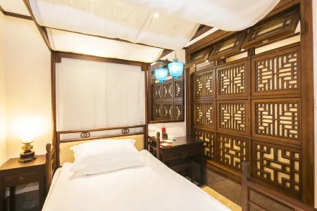 Wuzhen Zhaoming House
