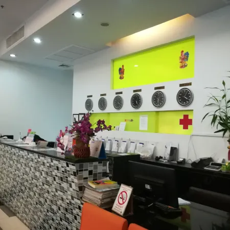 Thamrongin Hotel Отели рядом с достопримечательностью «Ват Бангкхуннон»