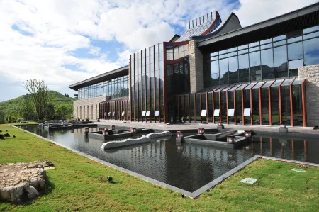 MÖVENPICK by ACCOR Guizhou Tianyan Отели рядом с достопримечательностью «ChinaTianyan scenic Area»