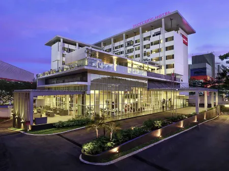 Mercure alam sutera