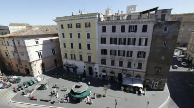 Antica Dimora Delle Cinque Lune Hotels near Ara Pacis
