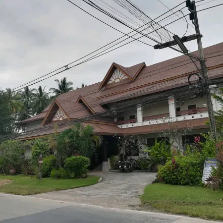 Kanok Buri Resort