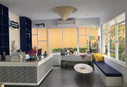 2. 칠 하우스 앳 ..