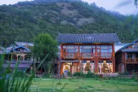 Lugu Lake Lige Xinqing Inn Hotels in Нінлан