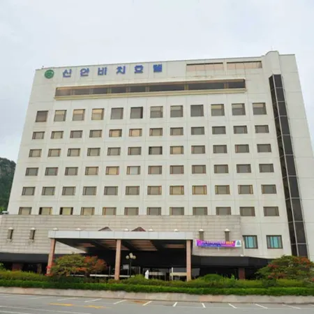 Mokpo Shinan Beach Hotel Отели рядом с достопримечательностью «Железнодорожная станция Мокпо»