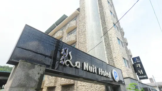 La Nuit Hotel