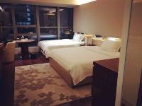 红日酒店公寓(南京中央公馆店) - 豪华双床房
