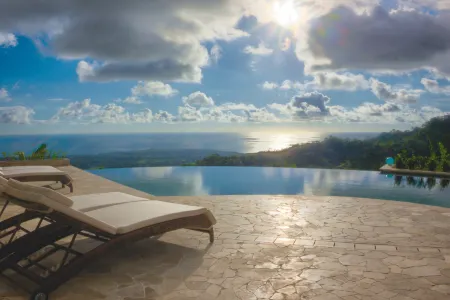 Golden Pineapple Villas-Adults Only