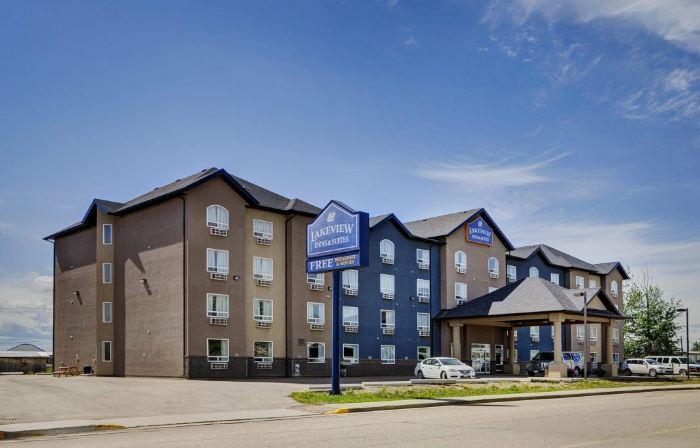 Lakeview Inns & Suites - Fort Nelson