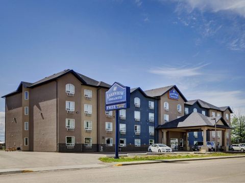 Lakeview Inns & Suites - Fort Nelson