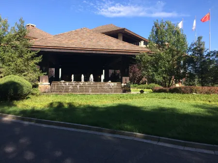 Junshan Holiday Hotel Отели рядом с достопримечательностью «Rose Garden»