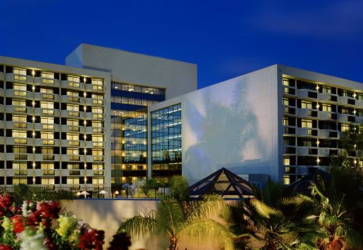 더블트리 바이 힐튼 새너제이 외관