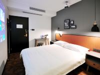上海龙之越酒店 - 投影大床房