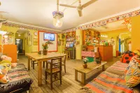 Seven Meet Youth Hostel Hotels in 