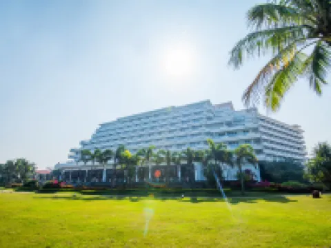 West Coast Resort Hotels near Yongqing Temple