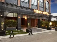9 Brick Hotel Hotels near Mecenatpolis Mall