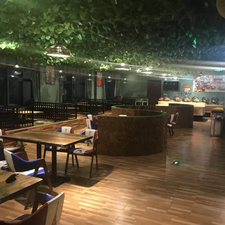 Vienna Hotel (Yueyang Linxiang Government Affairs Center)