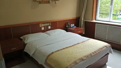 Chengde Yiju Hotel