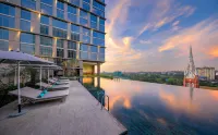 Pan Pacific Yangon - Pools