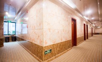 Qiaojia Business Hotel (Shenzhen East Station Changlong Subway Station Branch)