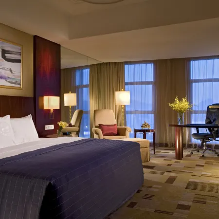 Sheraton Guiyang Guihang Hotel (Jiaxiu Tower Qingyun Market Store)
