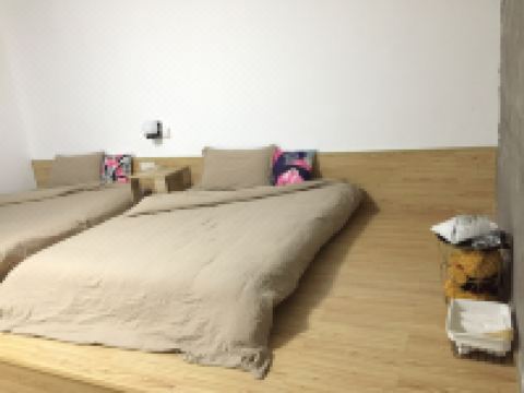 仁化及时行乐体验宾馆 - 榻榻米双床房