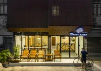 Timber Hostel - Hostales