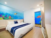 海马主题酒店公寓(珠海海洋王国店) - 温馨海豚大床房