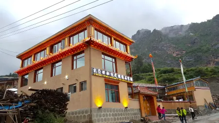 Zhagana Mijing Holiday Boutique Inn Отели в г. Диебу