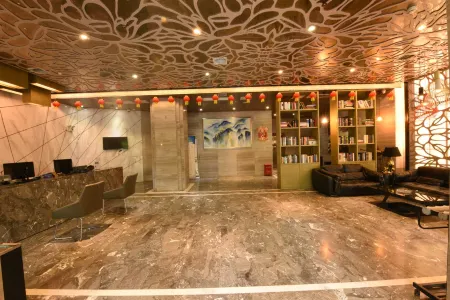 Chenlong 168 Hotel (Huayuan Biancheng Park Bus Station) Отели рядом с достопримечательностью «Biancheng Park»