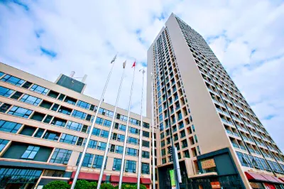 Victoria Hotel(Guangzhou South Railway Station Aoyuan Building) Hotels near Tianhe Department Store (Dachong Road)