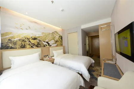 Crystal Love Theme Hotel (Shenzhen Shangmeilin Metro Station Store)