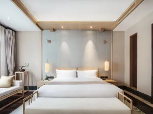 HUAQING PALACE RESORT & SPA