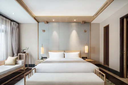 HUAQING PALACE RESORT & SPA