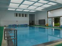 峨山天运酒店 - 室内游泳池