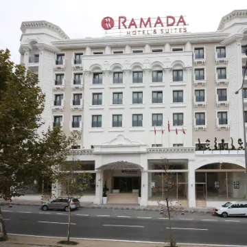 Ramada Hotel & Suites by Wyndham Istanbul/Merter Hotel dekat Yesilkoy Station