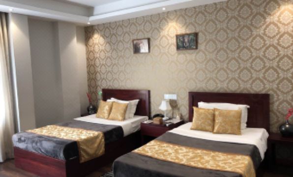 China Manor Hotel & Restaurant