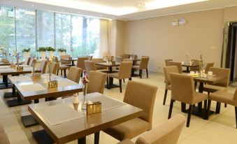 Home Inn Plus (Kunming Nanping Pedestrian Street Golden Eagle Plaza)