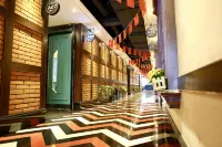 Jintian Hotel (Qionglai Dingsheng Times Plaza)