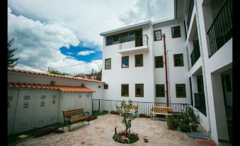 Atoq San Blas Hotel